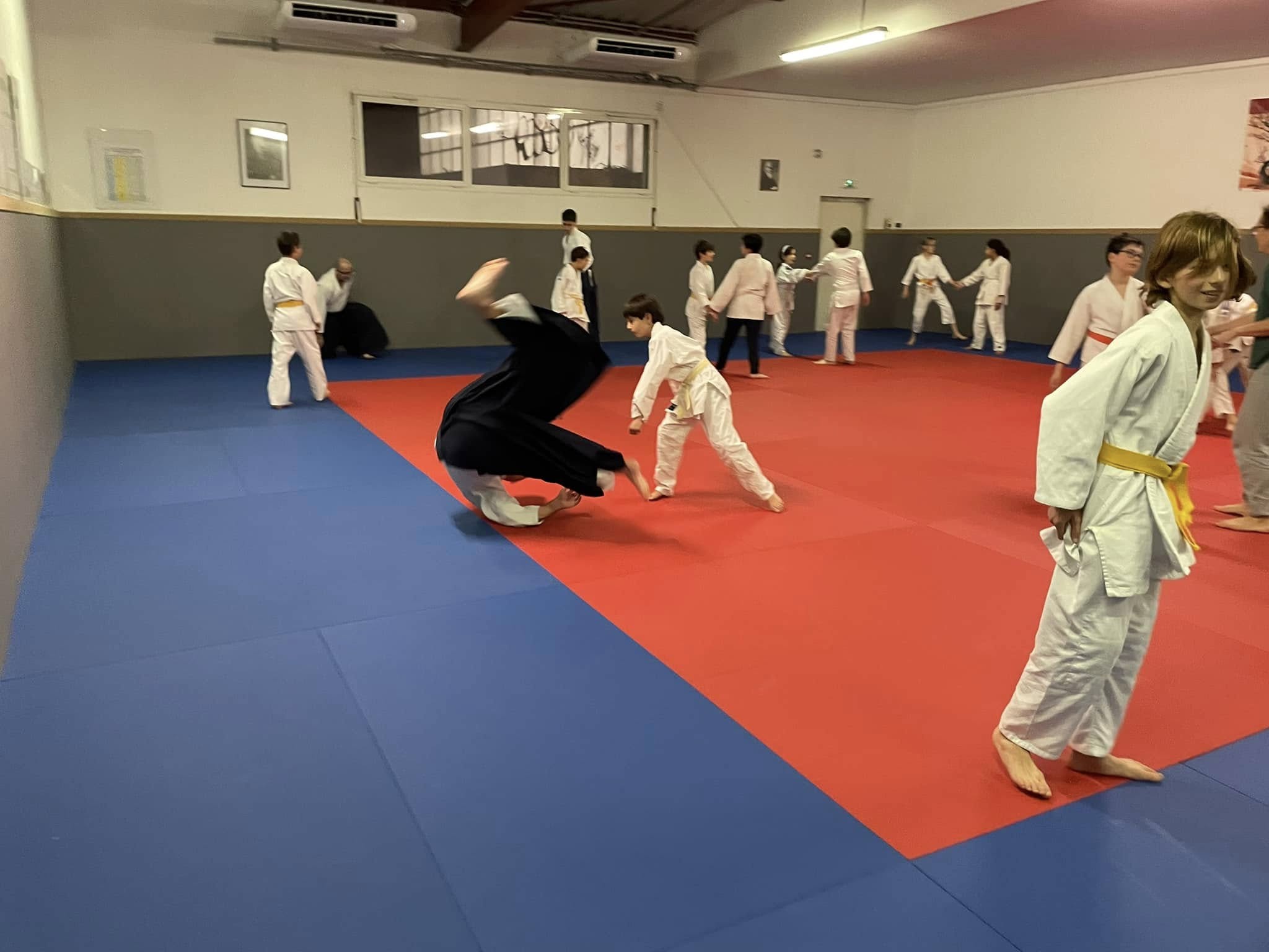 Cours d’aïkido au dojo